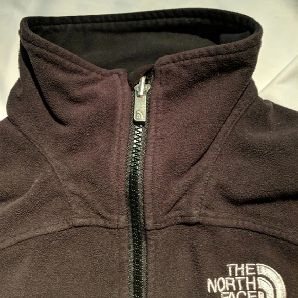 Solid black north face zip up - Picture 5 of 7